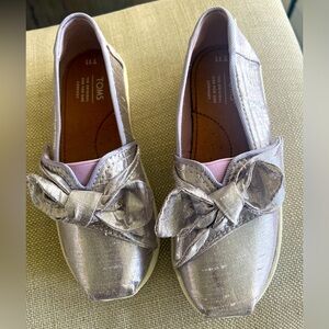 Toms little girl slip on shoes